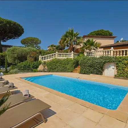 Elegante Avec Piscine A Gassin - Rose