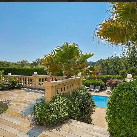 Elegante Avec Piscine A Gassin - Rose Villa *
