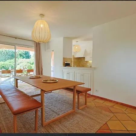 Villa Elegante Avec Piscine A Gassin - Rose Fresnes-au-Mont