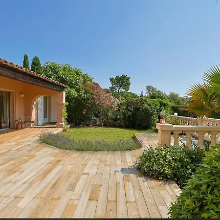 Villa Elegante Avec Piscine A Gassin - Rose Fresnes-au-Mont
