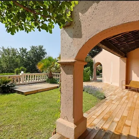 Villa Elegante Avec Piscine A Gassin - Rose